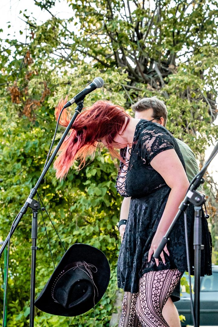 A candid moment from a Diamond live show